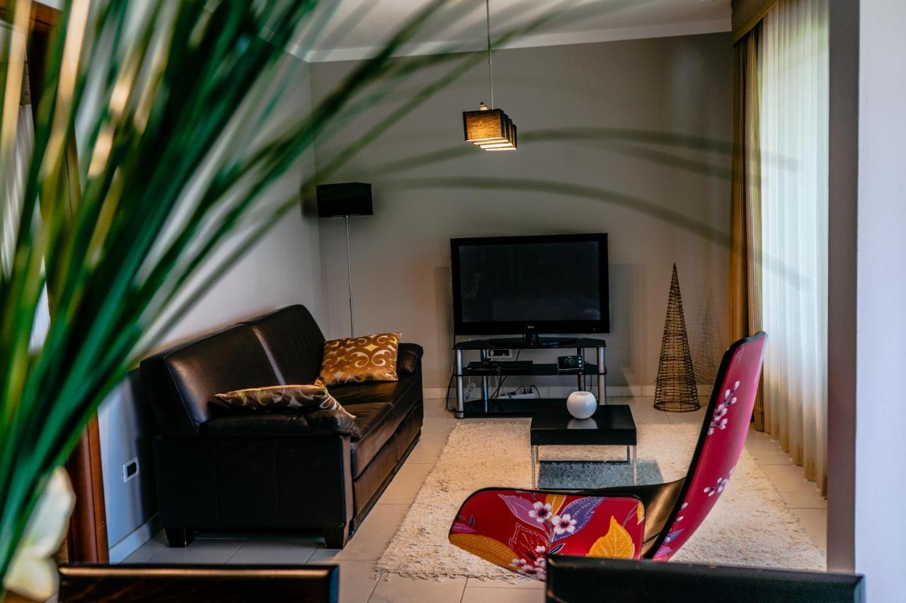 Sunset Apartments โปดสตรานา ภายนอก รูปภาพ