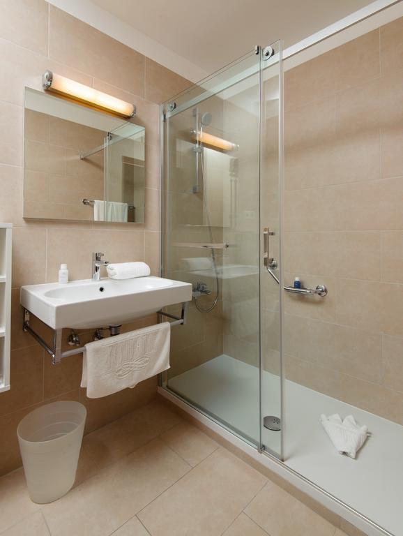 Sunset Apartments โปดสตรานา ภายนอก รูปภาพ