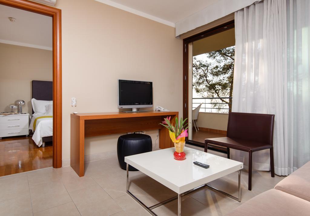 Sunset Apartments โปดสตรานา ภายนอก รูปภาพ