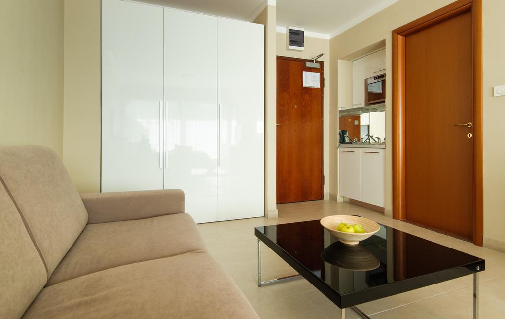 Sunset Apartments โปดสตรานา ภายนอก รูปภาพ