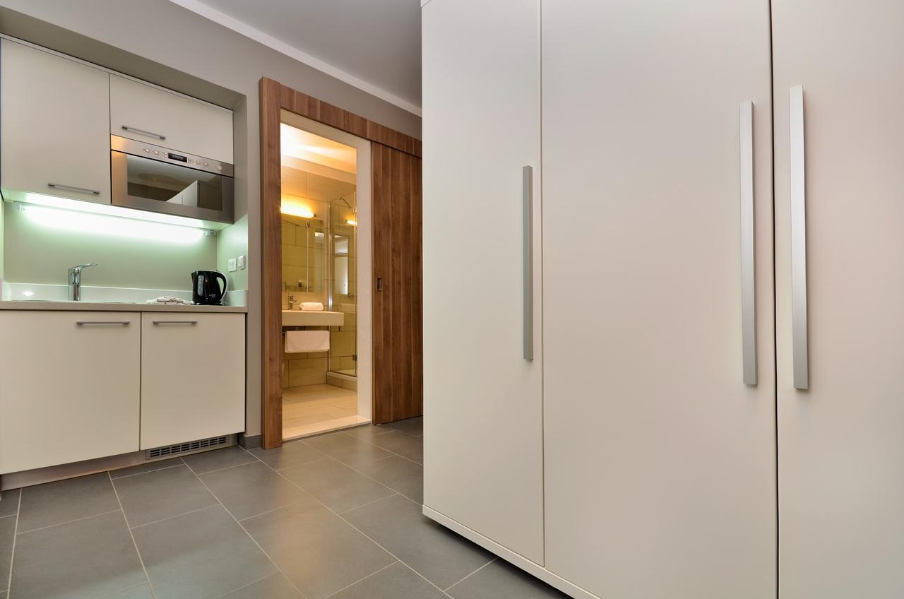 Sunset Apartments โปดสตรานา ภายนอก รูปภาพ